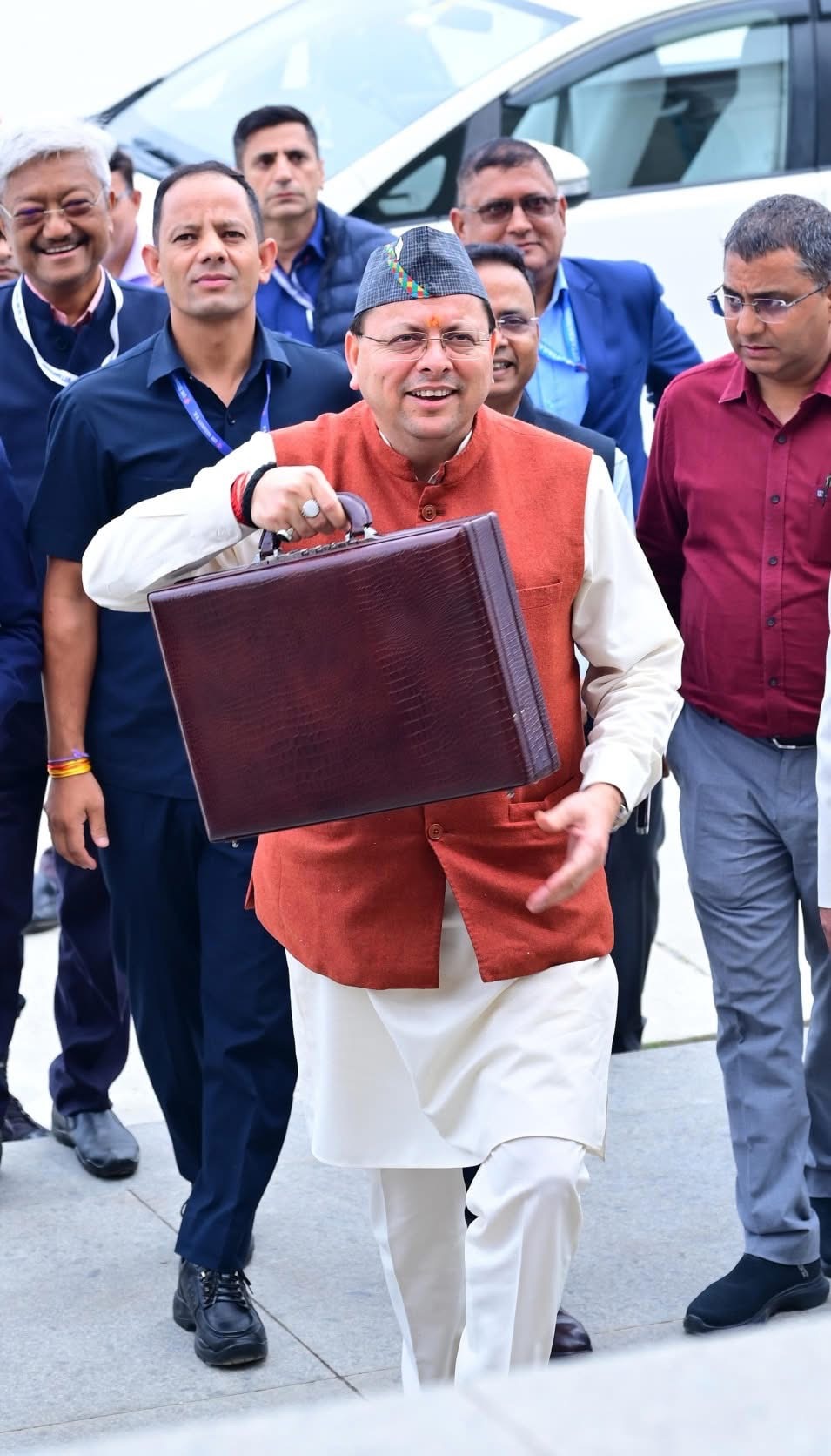 विधानसभा सत्र में किया गया बजट पेश