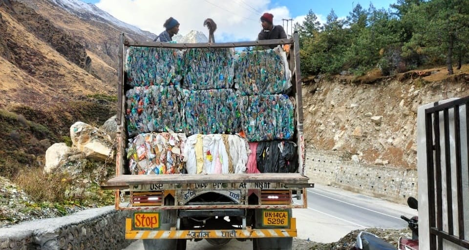 बदरीनाथ धाम में कूड़ा बना कमाई का जरिया, नगर पंचायत ने अर्जित किए 8 लाख से अधिक