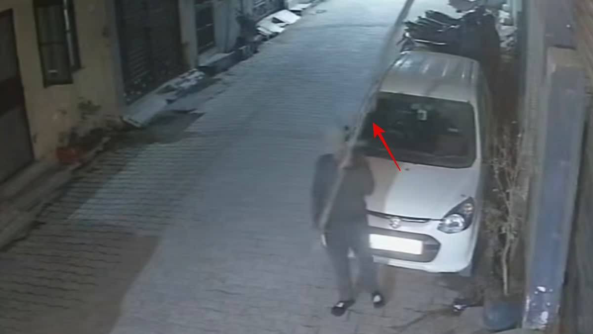 हरिद्वार: सिडकुल में ठेकेदार के गोदाम से आठ लाख की चोरी, कनखल में सीसीटीवी से बचने के लिए बांस लेकर पहुंचे चोर