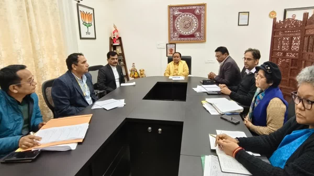 देहरादून: प्रदेश के सभी अस्पतालों में 1 जनवरी से बायोमेट्रिक हाजिरी अनिवार्य, स्वास्थ्य सेवाओं में सुधार की कवायद तेज