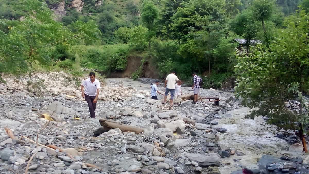 उत्तरकाशी आपदा पीड़ितों की अनदेखी: साढ़े चार माह बाद भी नहीं मिली राहत राशि, आंदोलन की चेतावनी ।