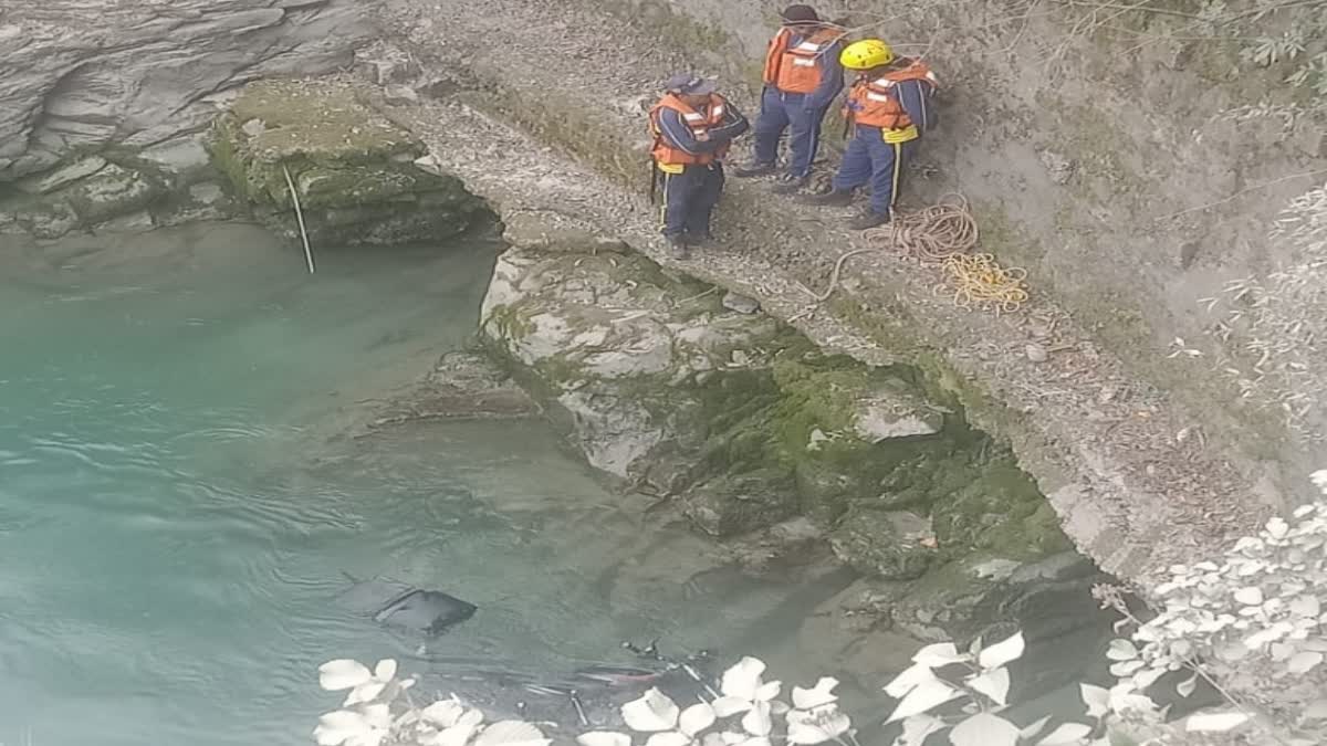 उत्तरकाशी: सीमांत उत्तरकाशी जिले के मोरी क्षेत्र में बाइक समेत नदी में गिरे होमगार्ड जवान की लाश बरामद