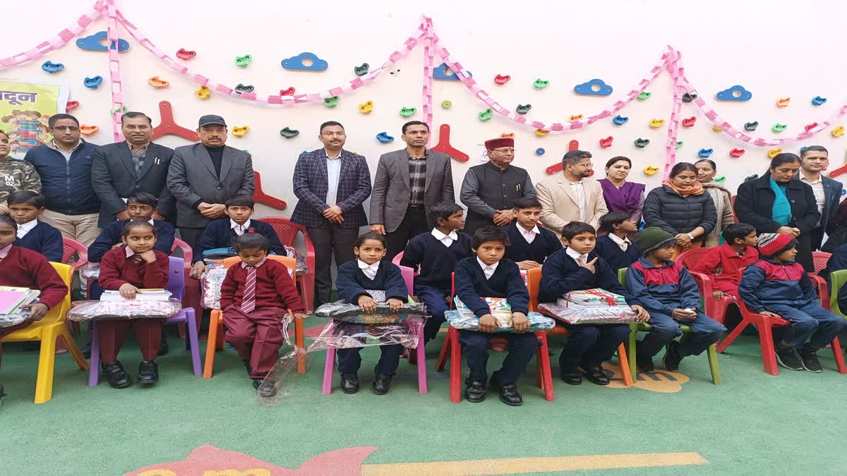 देहरादून: भिक्षावृत्ति से मुक्त 27 बच्चों को स्कूलों में दिलाया गया प्रवेश, 154 बच्चे शिक्षा की मुख्यधारा से जुड़े