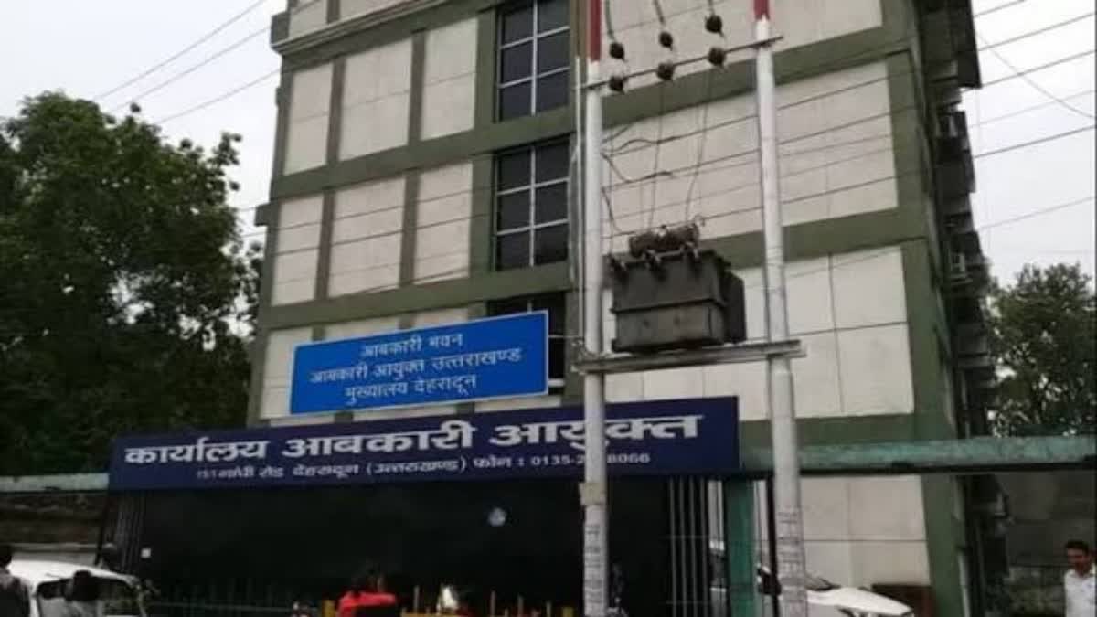 देहरादून: टिहरी में शराब का ठेका बना प्रशासन के लिए सिरदर्द, मामला पहुंचा NGT तक