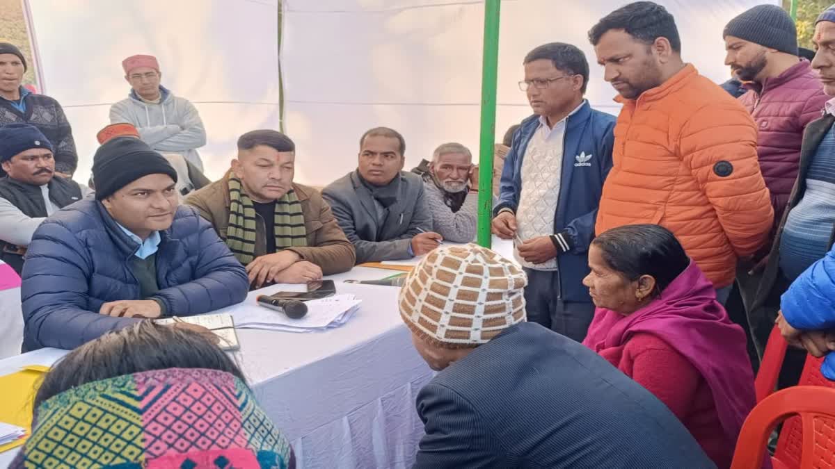 चंपावत के दूरस्थ इलाकों में प्रशासन जनता के द्वार: किमतोली व तल्ला देश में बहुउद्देशीय जनसेवा शिविर, 600 से अधिक लोग लाभान्वित