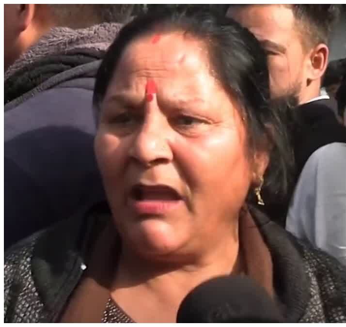 वायरल वीडियो पर भाजपा का पलटवार, मधु नौटियाल से पार्टी ने पूरी तरह किया किनारा