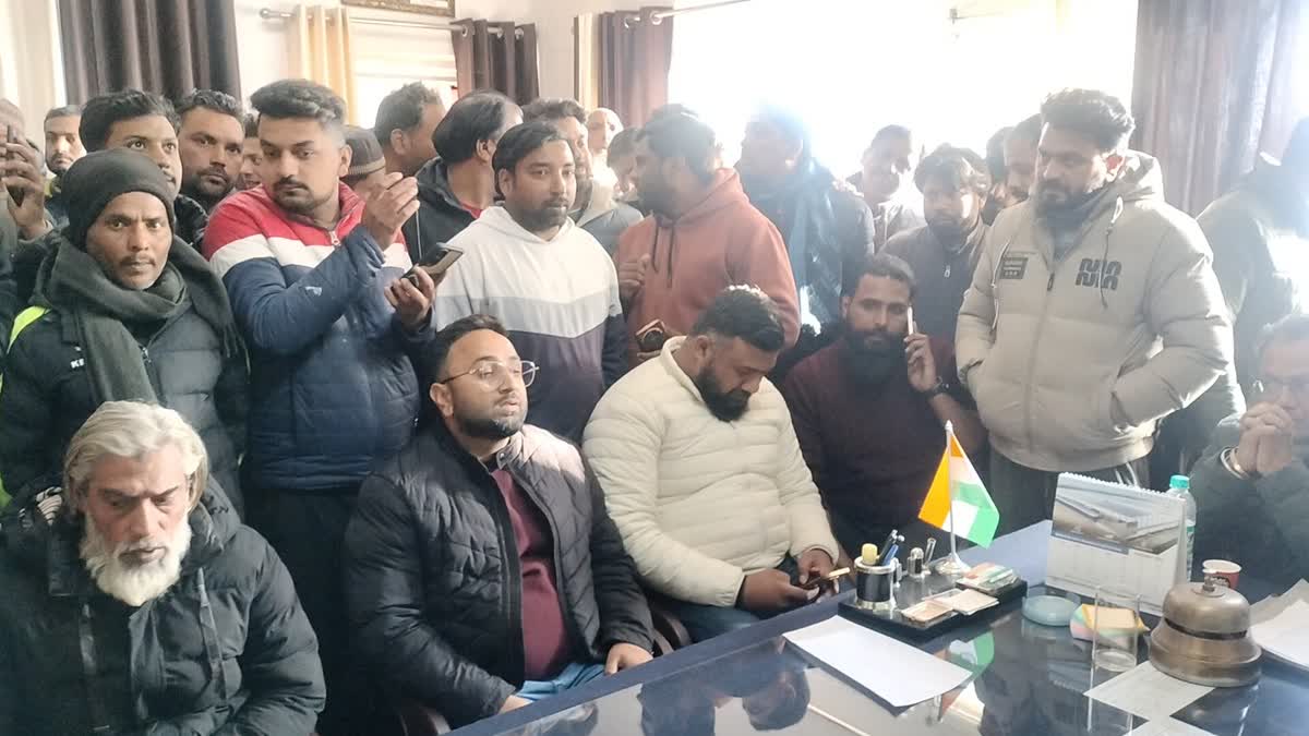 मसूरी में धार्मिक सौहार्द बिगाड़ने की कोशिश, बाबा बुल्ले शाह की मजार क्षतिग्रस्त, 3 नामजद समेत 30 पर मुकदमा