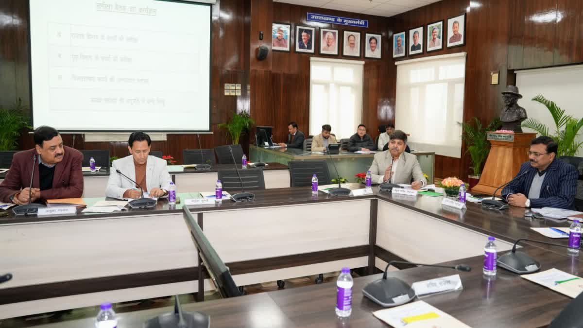 देहरादून: विजन डॉक्यूमेंट 2047 पर फोकस, मुख्य सचिव ने जनपदवार विकास कार्यों की समीक्षा कर दिए अहम निर्देश