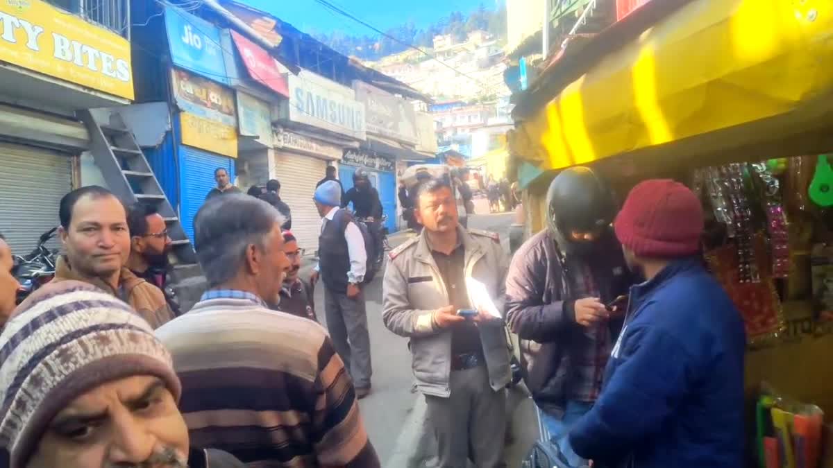 पौड़ी: धारा रोड स्थित दुकान में व्यापारी का शव मिलने से मचा हड़कंप, जांच में जुटी पुलिस