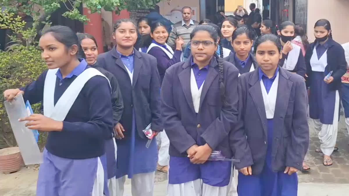 देहरादून : उत्तराखंड बोर्ड परीक्षाओं के लिए फुलप्रूफ तैयारी, 2.15 लाख छात्र देंगे परीक्षा