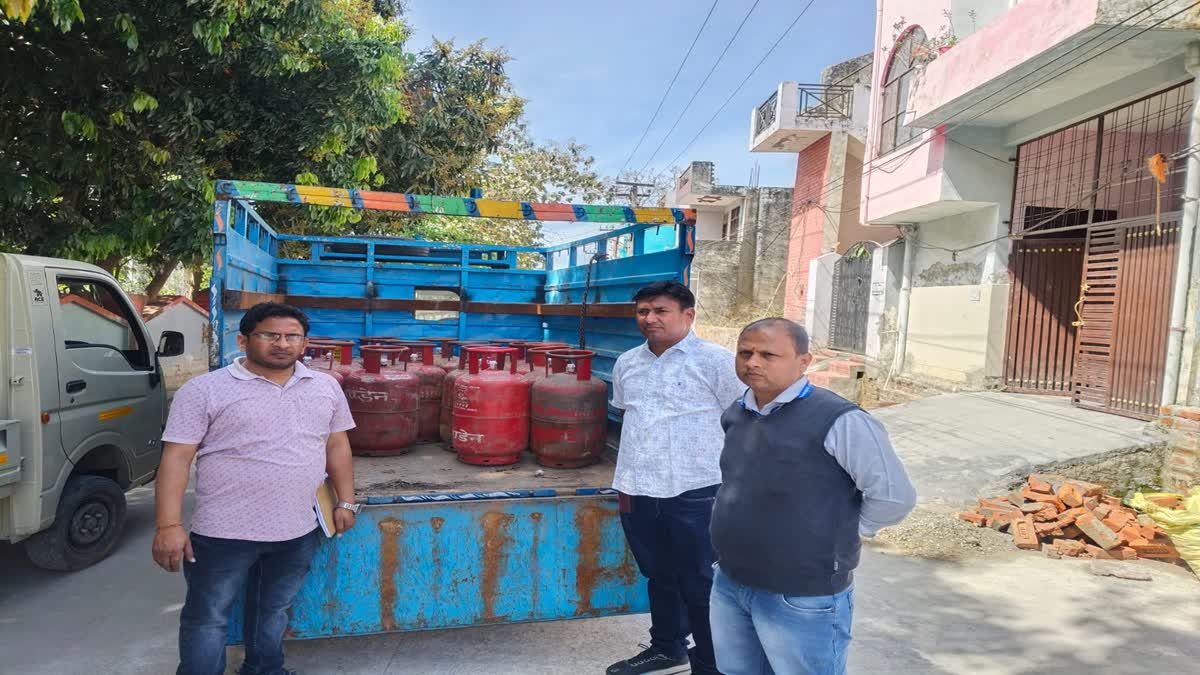 हरिद्वार: गैस सिलिंडर की किल्लत के बीच कालाबाजारी का खुलासा, दो वाहन चालक पर मुकदमा दर्ज