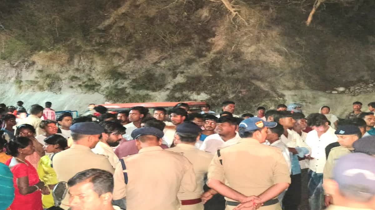 हरिद्वार में दर्दनाक हादसा: कार की टक्कर से युवक की मौत, गुस्साए परिजनों का चौकी पर हंगामा
