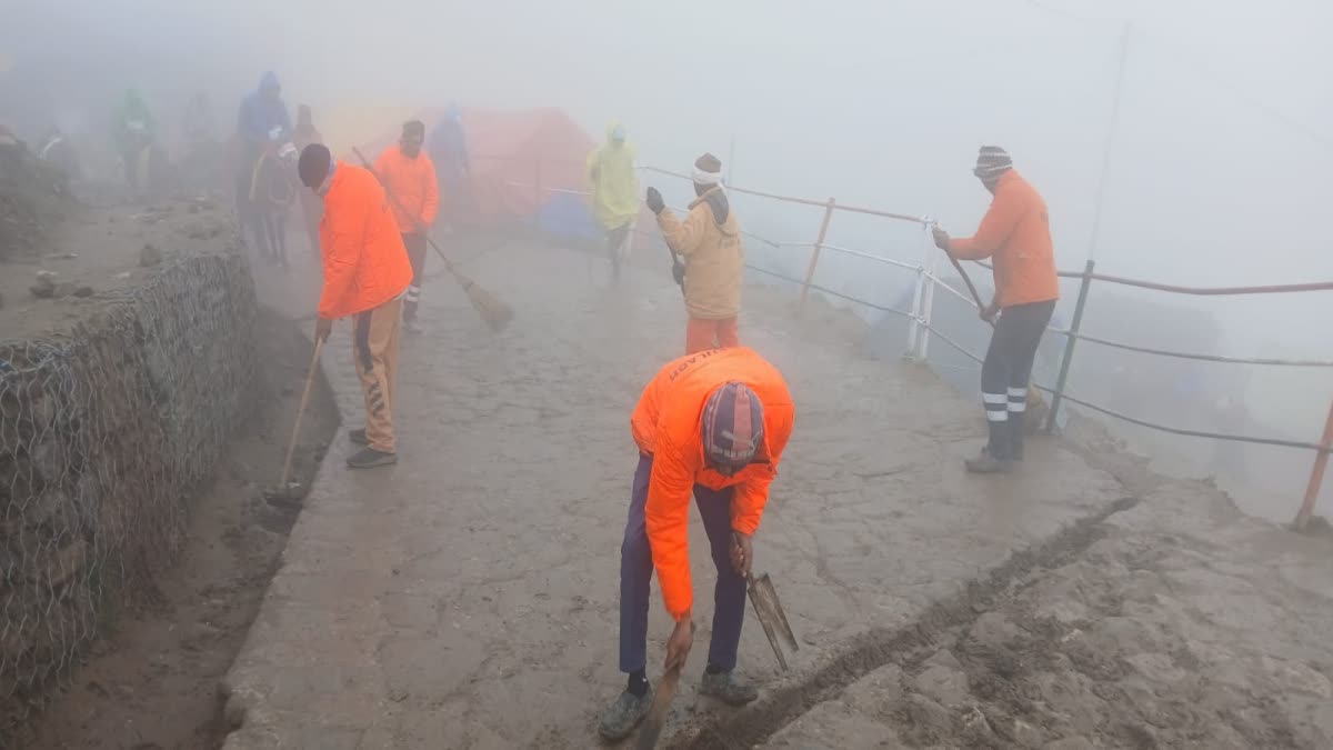 केदारनाथ यात्रा में गंदगी पर सख्ती: मंदाकिनी में कचरा फेंकने वालों पर कड़ा एक्शन, प्रशासन अलर्ट मोड में