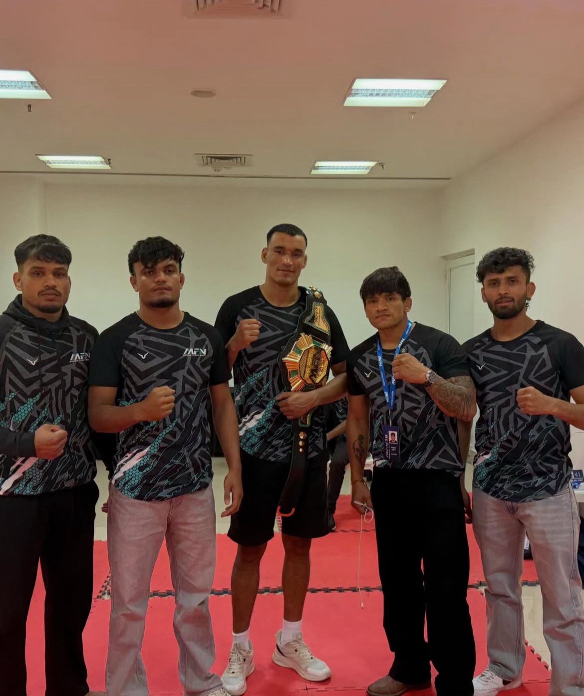 दिगंबर सिंह रावत बने “मैट्रिक्स फाइट नाइट” के वर्ल्ड चैंपियन 🏆
