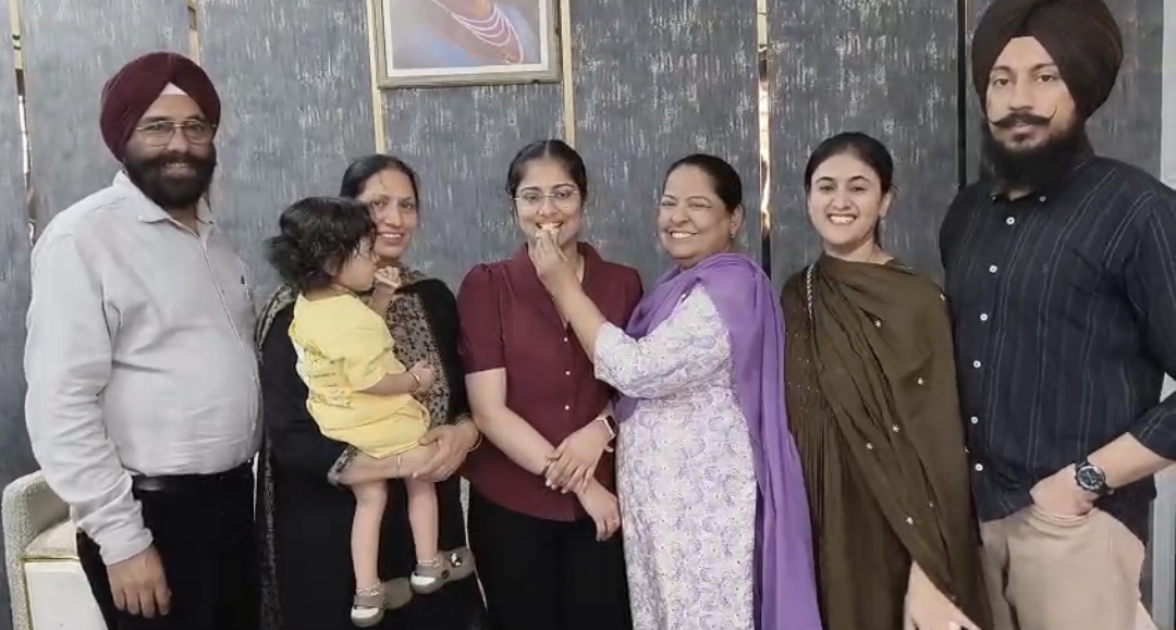 रुद्रपुर की बेटी जसमीत कौर ने रचा इतिहास, उत्तराखंड पीसीएस परीक्षा में किया प्रदेश टॉप