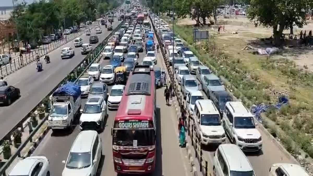 सोमवती अमावस्या स्नान से पहले हरिद्वार में उमड़ा श्रद्धालुओं का सैलाब, शहरभर में जाम; प्रशासन अलर्ट