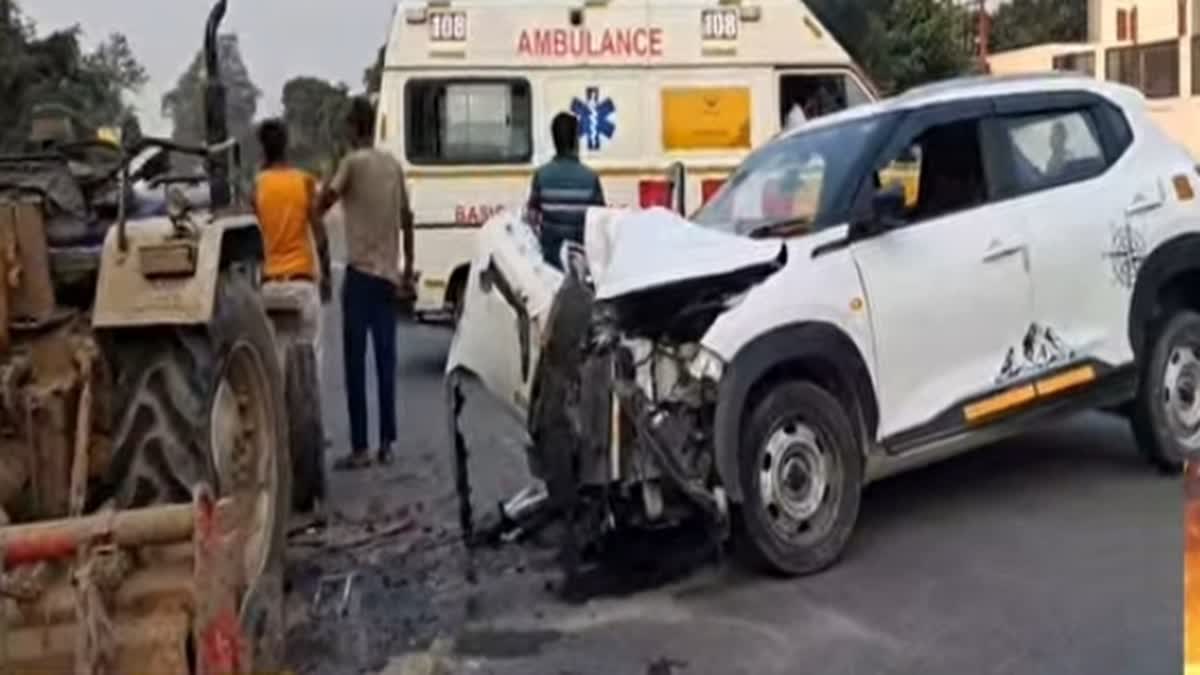 टनकपुर-बिचई में भीषण सड़क हादसा, ट्रैक्टर-ट्रॉली से टकराई टैक्सी; चालक की मौत, तीन घायल