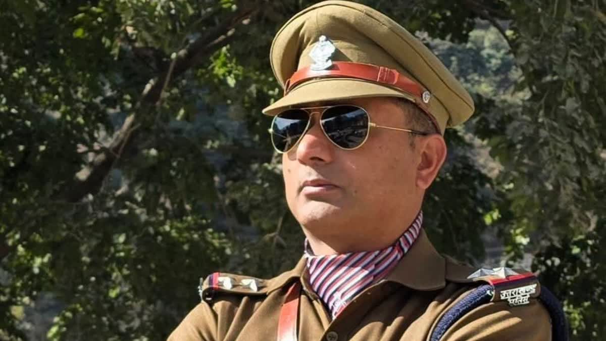 टिहरी पुलिस को बड़ा झटका: खाई में गिरा वाहन, शिवपुरी चौकी प्रभारी विनोद शर्मा की दर्दनाक मौत