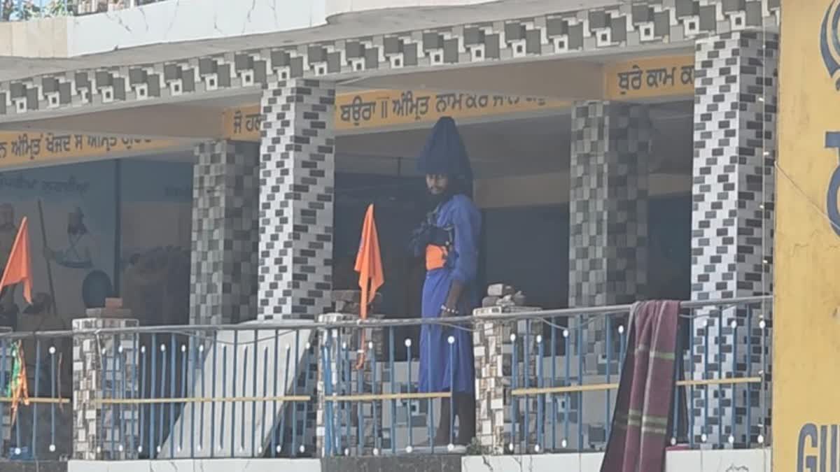 नगरासू गुरुद्वारा विवाद का हुआ शांतिपूर्ण समाधान, छत पर डटे पांचों निहंग सिख नीचे उतरे; प्रशासन ने ली राहत की सांस ।