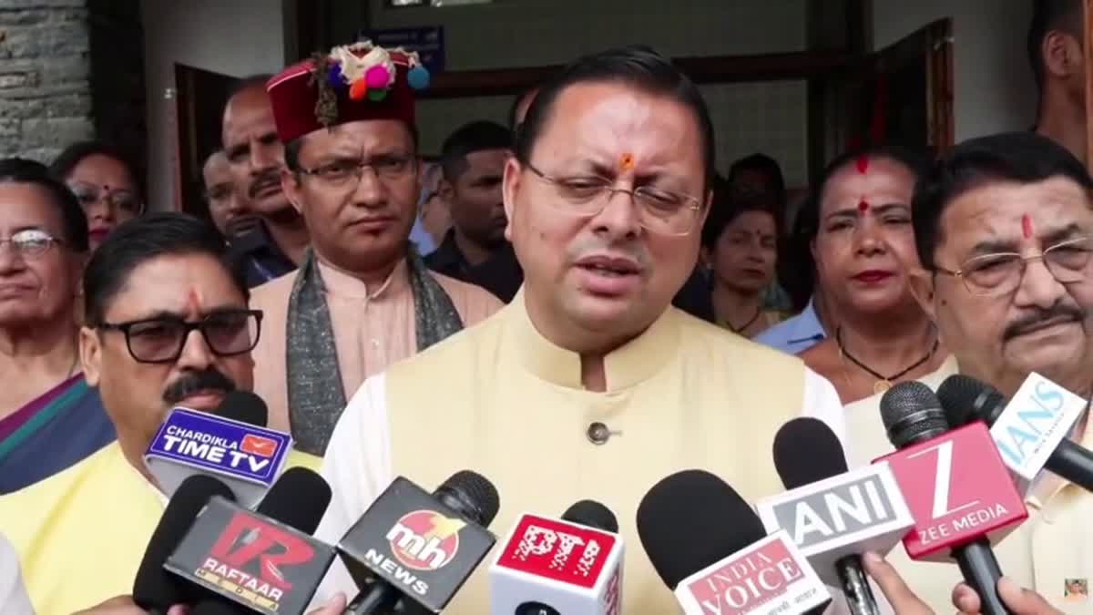 पेपर लीक विरोध पर सीएम धामी का बड़ा बयान: “छात्रों को बनाया जा रहा राजनीतिक मोहरा”, फास्ट ट्रैक कोर्ट के फैसले का किया स्वागत