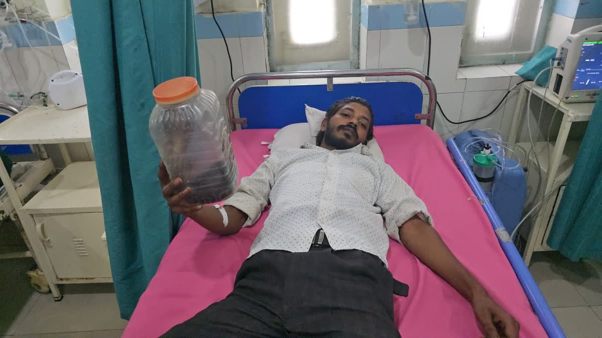 रामनगर में हैरान करने वाला मामला: कोबरा ने काटा तो उसी सांप को डिब्बे में बंद कर अस्पताल पहुंच गया युवक