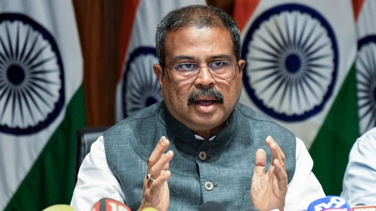 धर्मेंद्र प्रधान ने दिया इस्तीफा, NEET विवाद और छात्रों के प्रदर्शन के बीच लिया बड़ा फैसला
