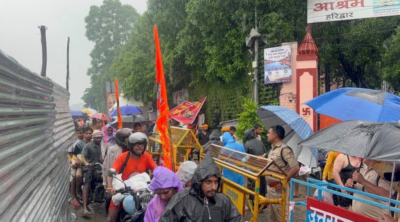 हरिद्वार में कांवड़ यात्रा का अंतिम दिन: बारिश के बीच उमड़ा शिवभक्तों का सैलाब, 3.80 करोड़ से अधिक श्रद्धालु गंगाजल लेकर लौटे