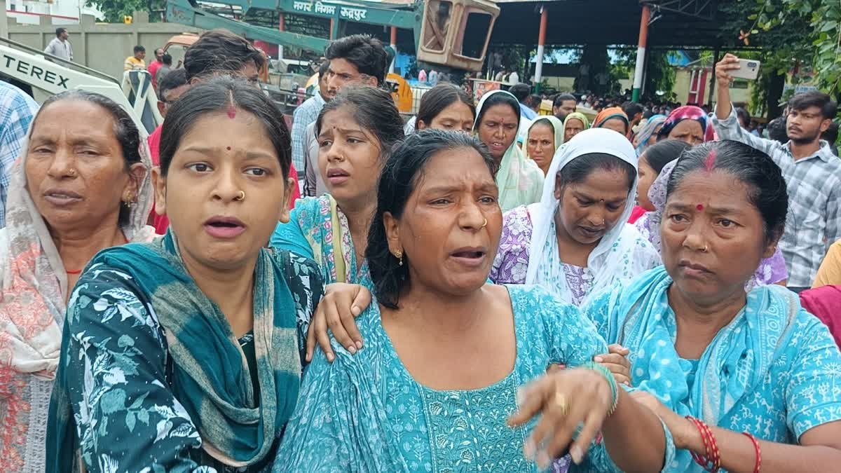रुद्रपुर में वाल्मीकि समाज का उग्र प्रदर्शन, भाजपा नेता की गिरफ्तारी की मांग पर सफाई कार्य बंद; हाईवे जाम, कोतवाली घेराव की चेतावनी