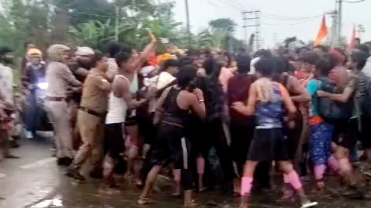 रुड़की: कांवड़ यात्रा के दौरान जल खंडित होने पर बवाल, युवक से मारपीट; पुलिस ने संभाला मोर्चा