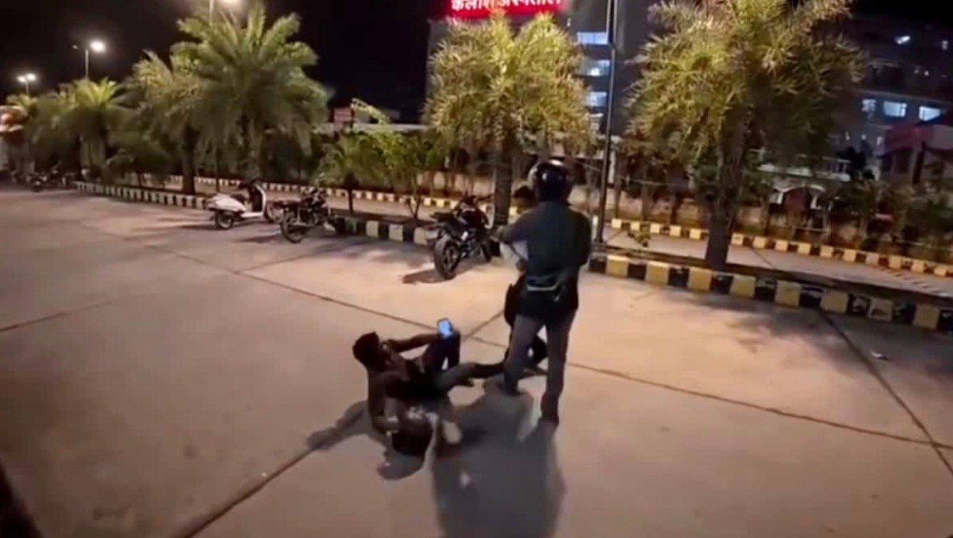 देहरादून में डिलीवरी बॉय से मारपीट का वीडियो वायरल, आरोपी सिक्योरिटी गार्ड गिरफ्तार