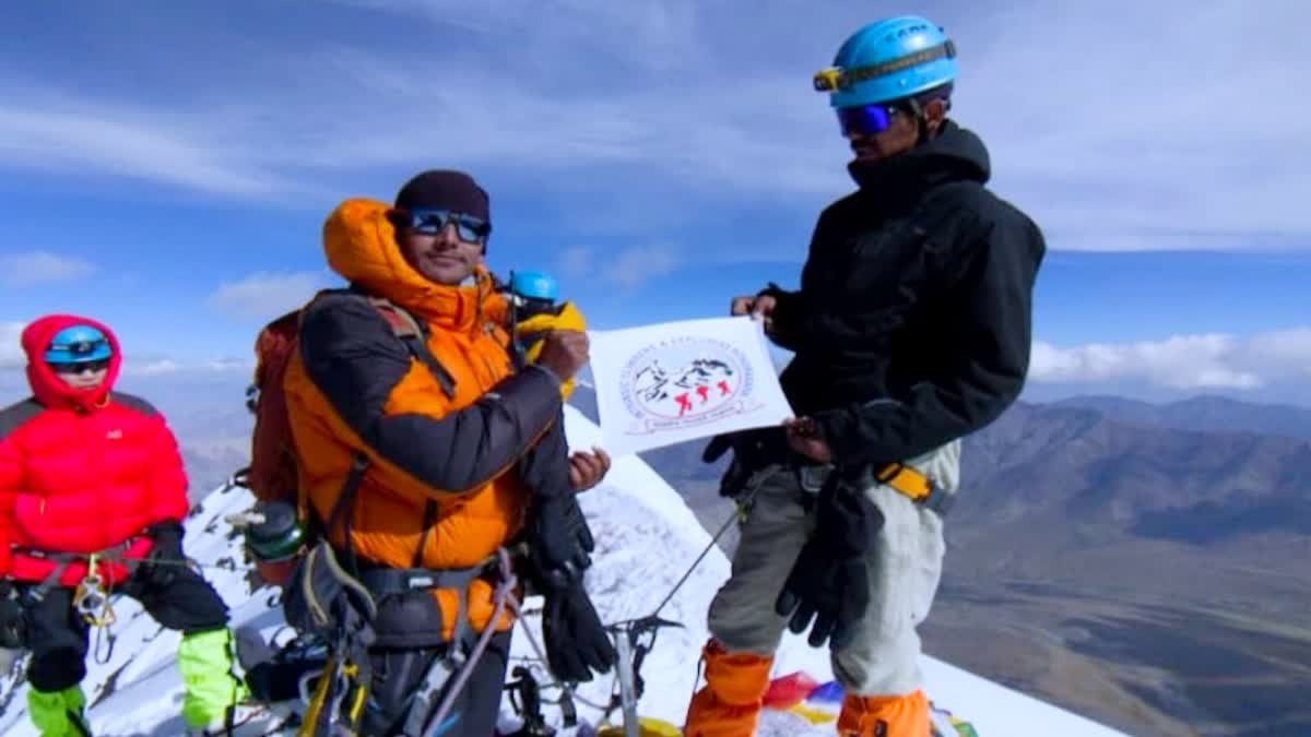 पिथौरागढ़ के दो पर्वतारोहियों ने लद्दाख की तीन दुर्गम चोटियां फतह कीं, जिले का बढ़ाया मान